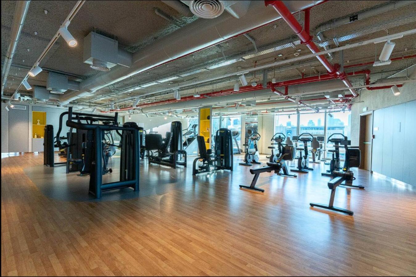 Stunning 2 Bedroom With Burj Views By Zen - Walking Distance To Mall * Dubai